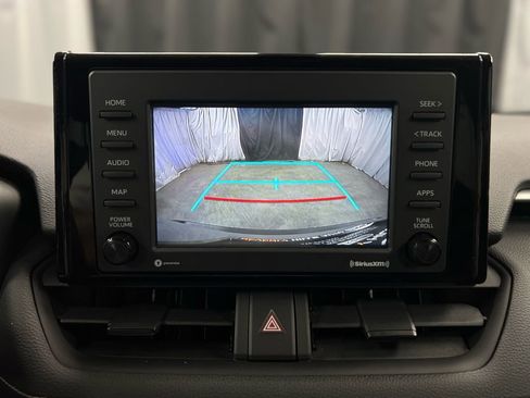 Used 2022 Toyota RAV4 XLE image 32