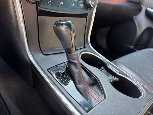 Used 2017 Toyota Camry SE w/ Moonroof Package image 11