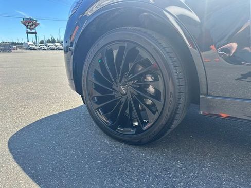 Used 2025 Lincoln Aviator Reserve w/ Luxury Package AWD/4WD image 30