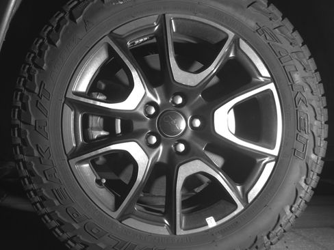 Used 2025 Jeep Compass Trailhawk AWD/4WD image 12