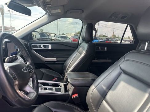 Used 2023 Ford Explorer XLT w/ Equipment Group 202A image 32