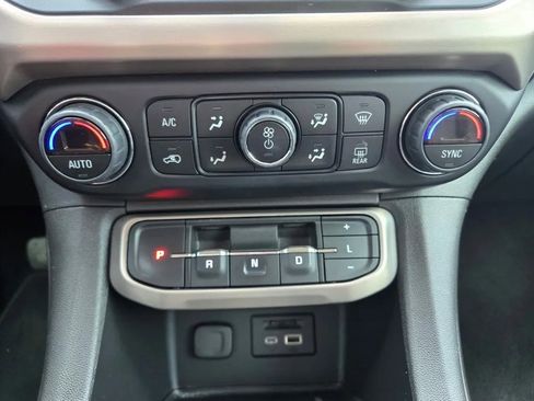 Used 2022 GMC Acadia Denali w/ Denali Technology Package image 22