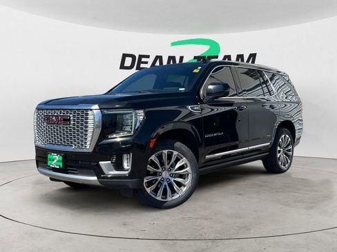 Used 2021 GMC Yukon Denali w/ Denali Ultimate Package AWD/4WD image 3