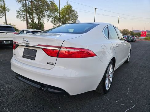 Used 2018 Jaguar XF Premium AWD/4WD image 5