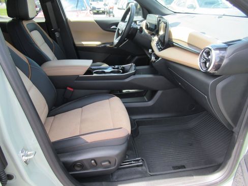 Certified 2025 Chevrolet Equinox ACTIV w/ Safety and Technology Package FWD image 10