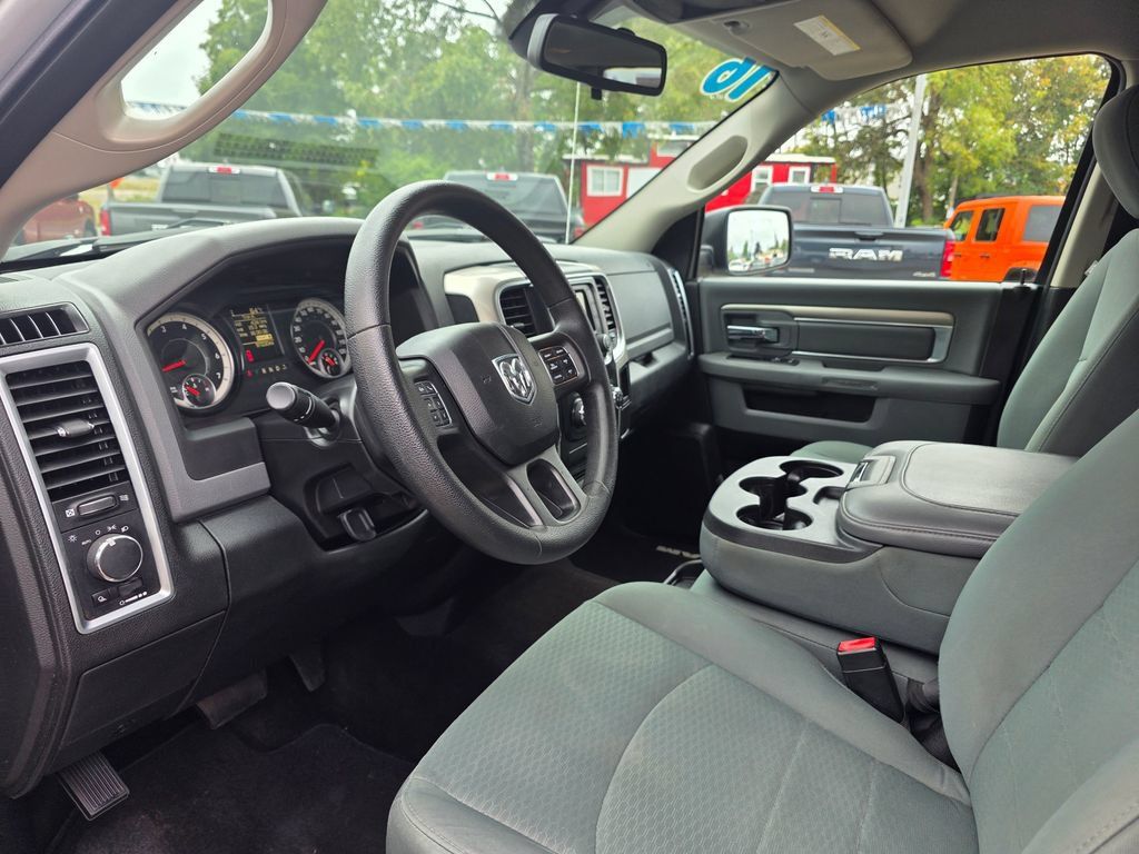 Used 2016 RAM 1500 Classic SLT AWD/4WD image 10
