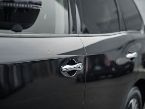 Used 2019 Nissan Pathfinder SL image 16