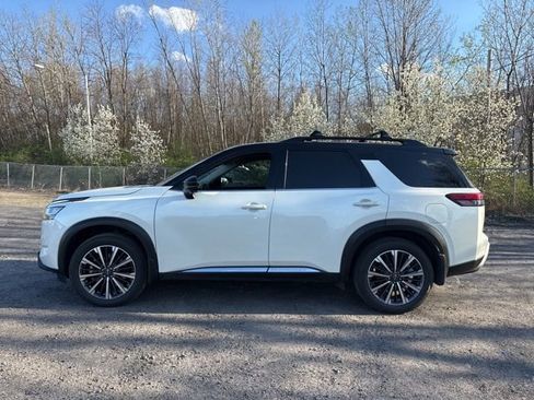 Used 2023 Nissan Pathfinder Platinum w/ Lighting Package (N92) image 8