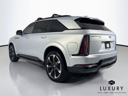 Used 2025 Cadillac Escalade IQ Sport 2 w/ LPO, Floor Liner Package AWD/4WD image 8