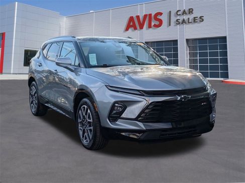 Used 2025 Chevrolet Blazer RS image 3