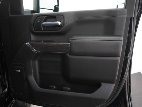 Used 2022 Chevrolet Silverado 2500 LTZ w/ LTZ Plus Package AWD/4WD image 12