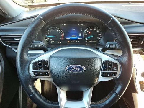 Certified 2022 Ford Explorer XLT w/ Equipment Group 202A image 20
