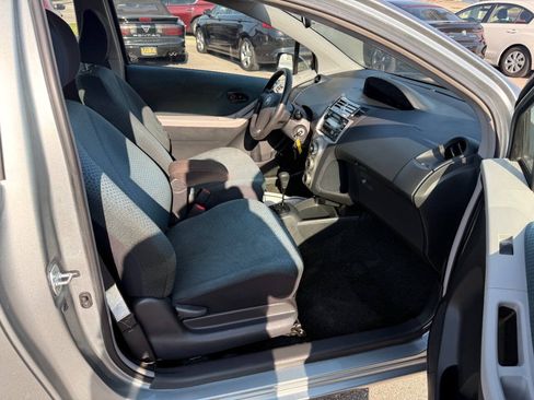 Used 2008 Toyota Yaris 2-Door Hatchback FWD image 31
