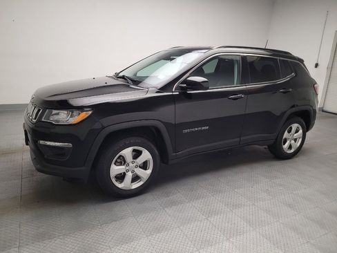 Used 2020 Jeep Compass Latitude AWD/4WD image 2