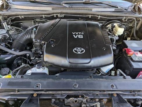 Used 2014 Toyota Tacoma PreRunner image 20