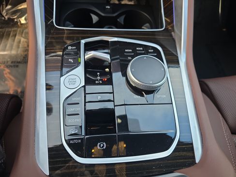 Used 2025 BMW X6 xDrive40i image 25