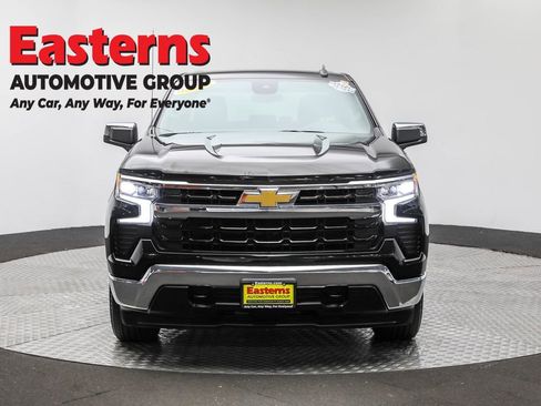 Used 2022 Chevrolet Silverado 1500 LT image 2