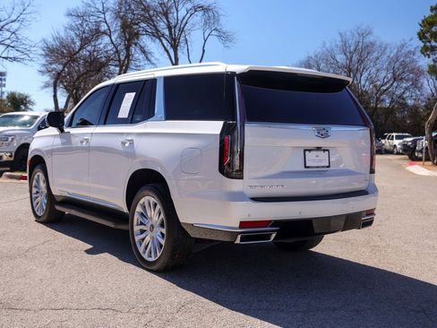 Certified 2024 Cadillac Escalade Luxury image 3
