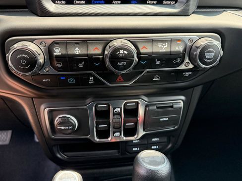 Used 2023 Jeep Wrangler Unlimited w/ Cold Weather Group AWD/4WD image 23