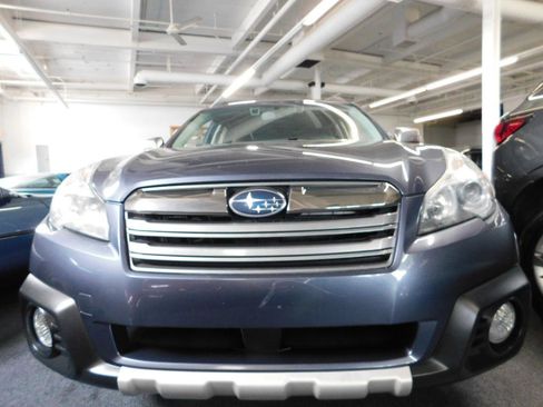 Used 2014 Subaru Outback 2.5i Limited AWD/4WD image 8