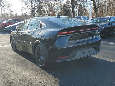 New 2026 Toyota Prius LE image 3