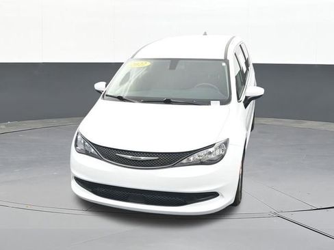 Used 2022 Chrysler Voyager LX FWD image 68