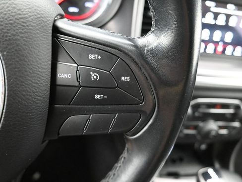 Used 2019 Dodge Charger SXT image 17