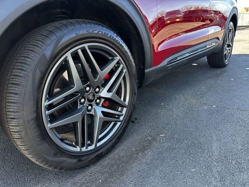 Certified 2025 Ford Explorer ST-Line w/ ST-Line Street Pack image 12