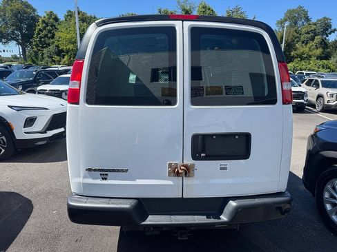 Used 2022 Chevrolet Express 2500 Extended w/ Enhanced Convenience Package RWD image 5