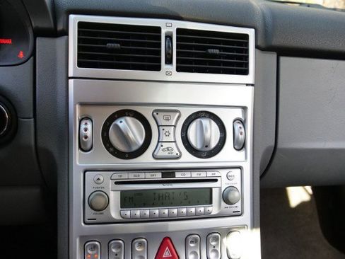 Used 2006 Chrysler Crossfire Limited image 13