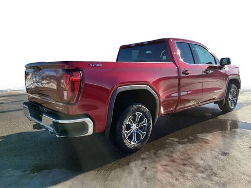 Used 2021 GMC Sierra 1500 SLE w/ X31 Off-Road Package image 4