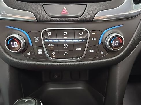 Used 2018 Chevrolet Equinox LT w/ Sun & Infotainment Package AWD/4WD image 24