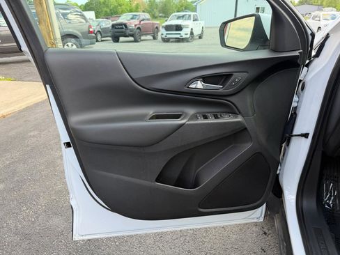 Used 2022 Chevrolet Equinox LT image 12