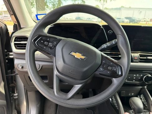 Used 2025 Chevrolet TrailBlazer LT FWD image 13