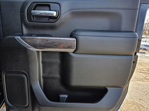 Used 2019 Chevrolet Silverado 1500 LTZ w/ LTZ Premium Package image 38