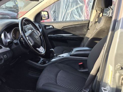 Used 2020 Dodge Journey SE w/ SE Popular Equipment Group FWD image 6