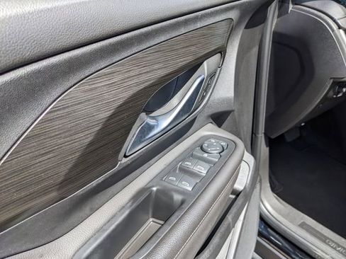 Used 2022 GMC Terrain SLE w/ Driver Convenience Package image 20