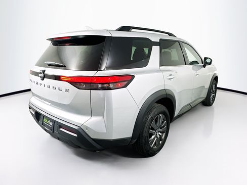 Used 2025 Nissan Pathfinder SV FWD image 9