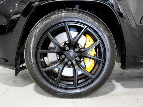Used 2018 Jeep Grand Cherokee Trackhawk AWD/4WD image 39