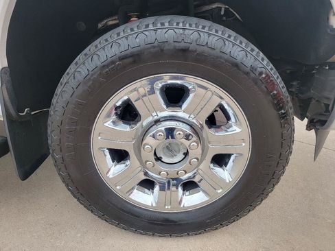 Used 2015 Ford F250 Lariat w/ Chrome Package AWD/4WD image 16