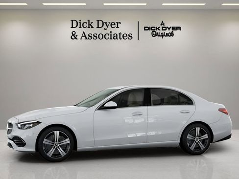 Used 2025 Mercedes-Benz C 300 Sedan image 25