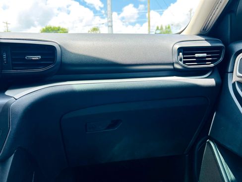 Used 2020 Ford Explorer XLT image 42