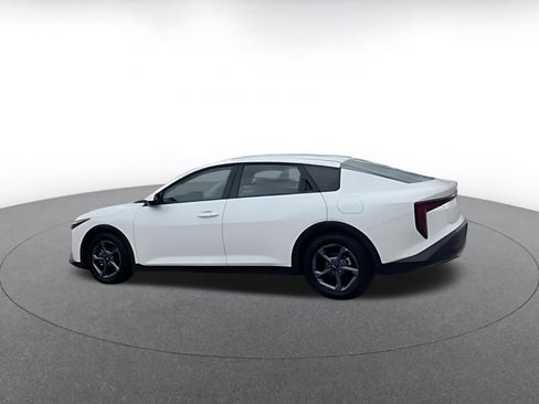 Used 2025 Kia K4 LXS image 14