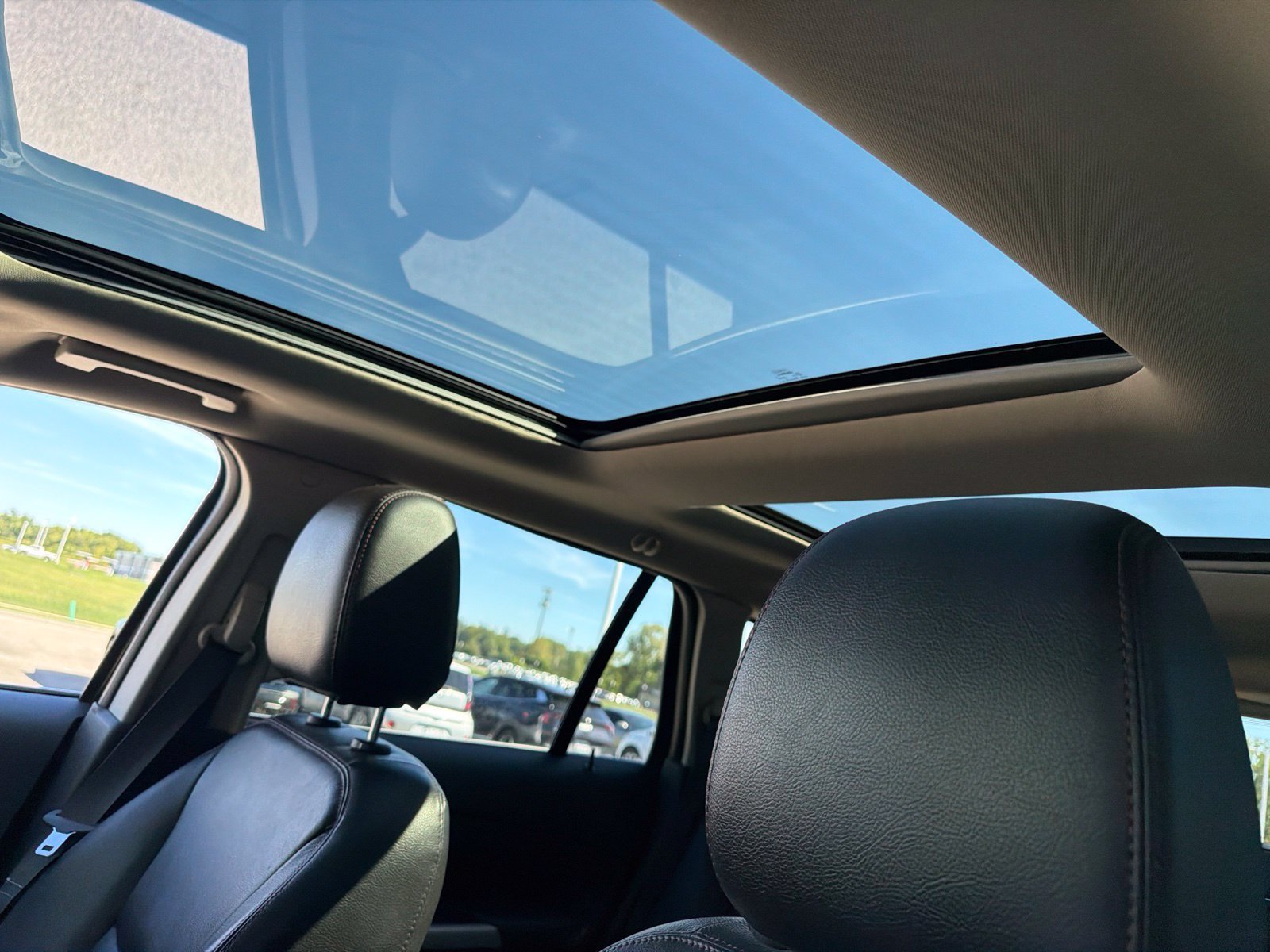 Used 2014 Ford Edge Limited w/ Equipment Group 302A FWD image 7