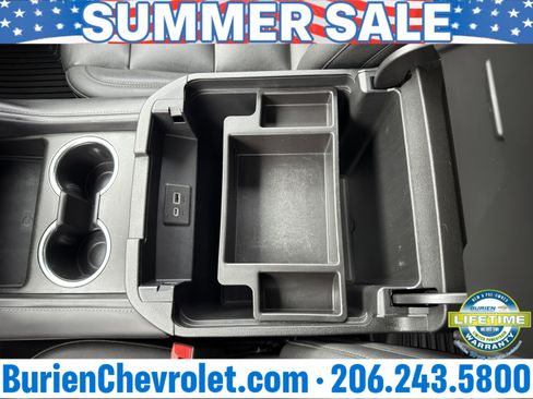 Used 2022 Chevrolet Suburban Z71 w/ Luxury Package AWD/4WD image 19