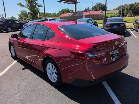 Used 2025 Toyota Camry LE FWD image 5