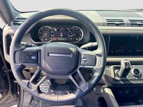 Used 2023 Land Rover Defender 110 X-Dynamic SE image 39