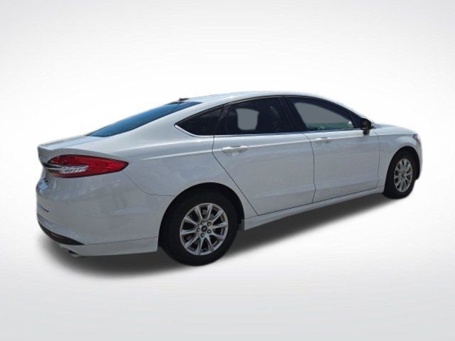 Used 2018 Ford Fusion S FWD image 3
