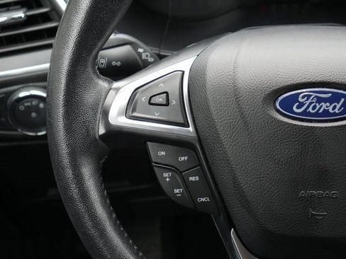 Used 2022 Ford Edge Titanium image 18