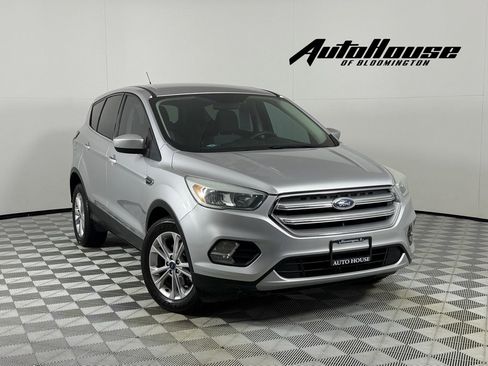 Used 2017 Ford Escape SE FWD image 1